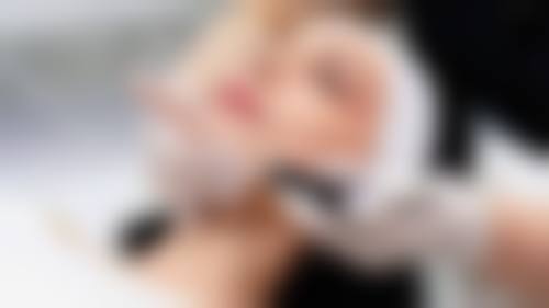 评价一：“我在肇庆西江医院整形美容科做了激光去斑，整个过程特别简单，医生也特别专精。做完之后成效真的特别明显，斑淡了特别多，而且没有什么副作用，真的太满意了！”