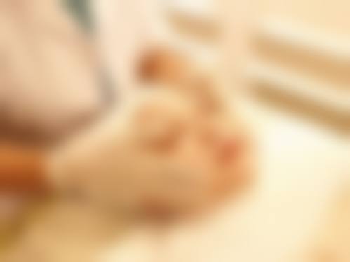 诊所提供多种医疗美容项目，其中比较突出的有除皱抗衰、注射激光、皮肤改善。除皱抗衰项目可以帮助大家减少皱纹，修复肌肤的弹性和光泽；注射激光项目利用精良的技术，能够精细地解决各种皮肤问题；皮肤改善项目则针对不同的皮肤状况，制定个性化的方案，让肌肤变得更加健康、美丽。