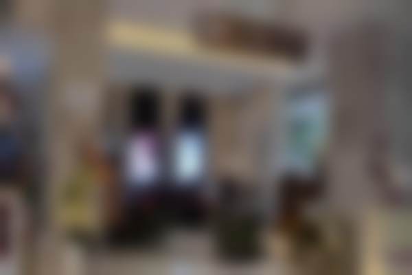 顾客可通过医院法定网站或拨打医院电话进行预约，具体的预约方式可以询问医院客服。这样方便了顾客提前安排自己的时间，能够更效率高地享受到医院的服务。